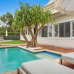 Holiday home Fuller Holidays - Hacienda, Luxury 5 Bedroom With Pool